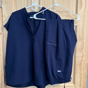 Women’s figs scrub set. XL bottom xxl oversized top